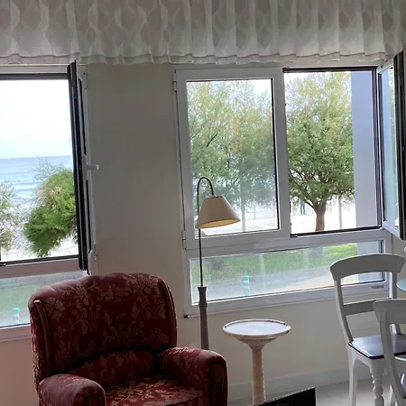 Beachfront To Watch The Eclipse Διαμέρισμα Χιχόν